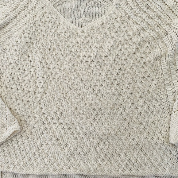 America Eagle XL cream w/ sparkle colored V neck sweater - Picture 2 of 3